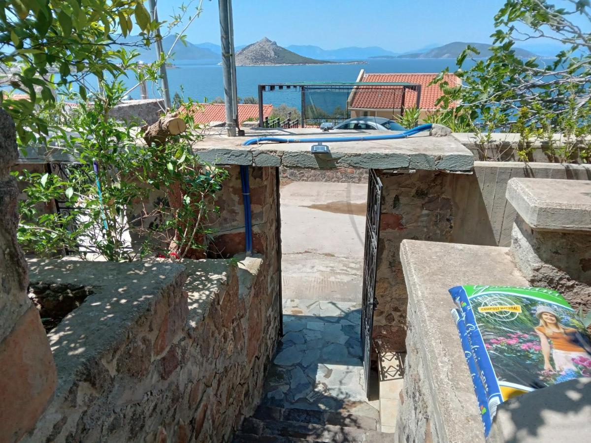 Vila Fantastic House With A Wonderful View Of The Sea Kapotidhes Exteriér fotografie