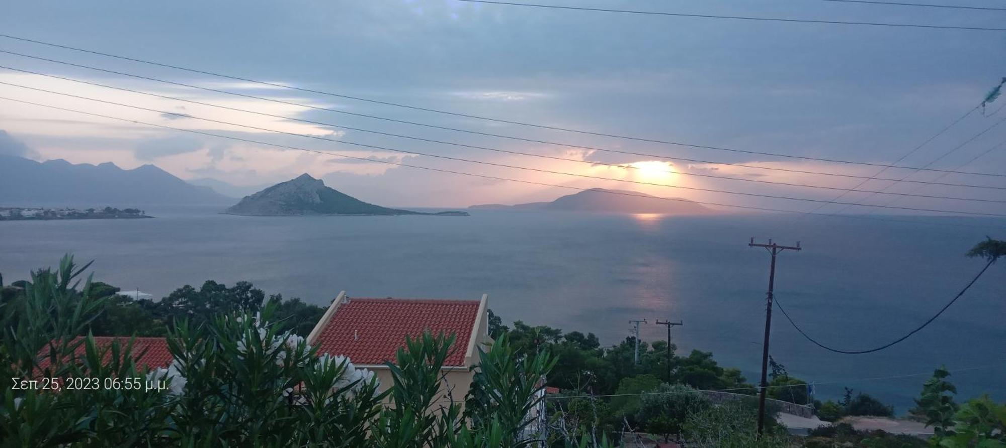Vila Fantastic House With A Wonderful View Of The Sea Kapotidhes Exteriér fotografie